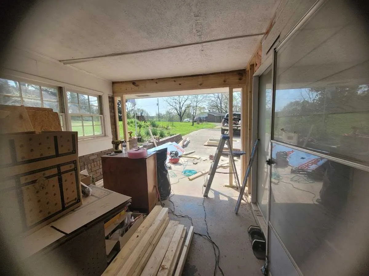 Air movers and dehumidifier for Water Mitigation Services in Franconia